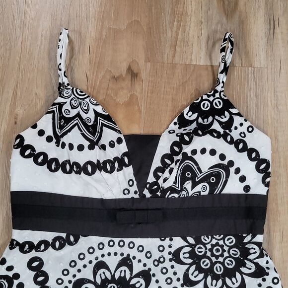 🔺️A. Byer Black & White Mandala Dotted Swiss Sleeveless Top Small - Picture 3 of 9